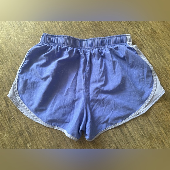 NIKE Running shorts, Women’s Medium - Picture 2 of 2